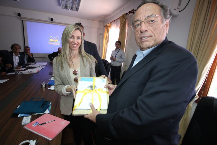 Delegación de empresarios de Murcia se reúnen con el Consejo Regional