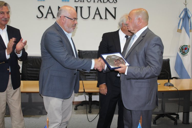 Diputados de San Juan realizan reconocimiento a consejeros regionales