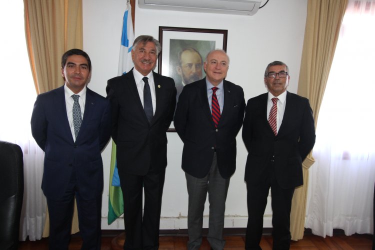 Rector de U. Central informó a consejeros regionales los planes de expansión en carreras de Salud y Minería