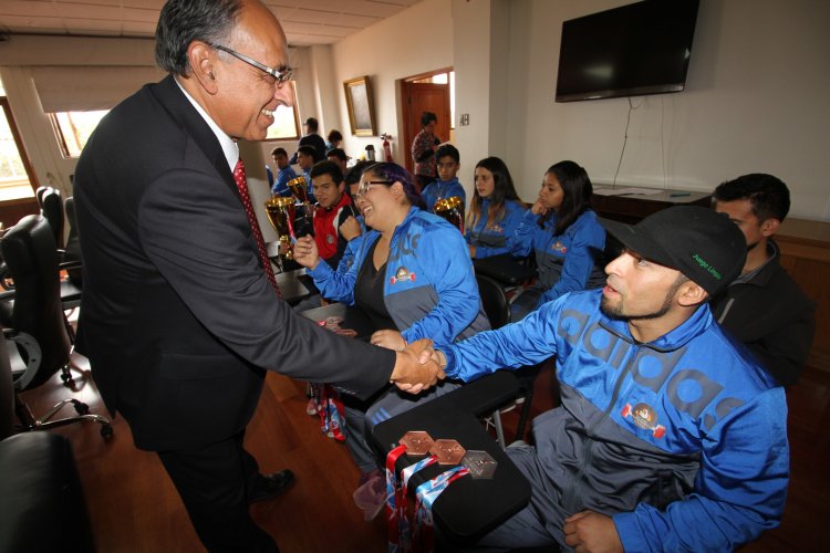 Pesistas de La Serena se coronaron campeones nacionales y agradecieron al CORE entrega de fondos