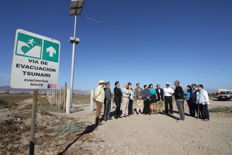 Inauguran nueva vía de evacuación para habitantes de caleta San Pedro