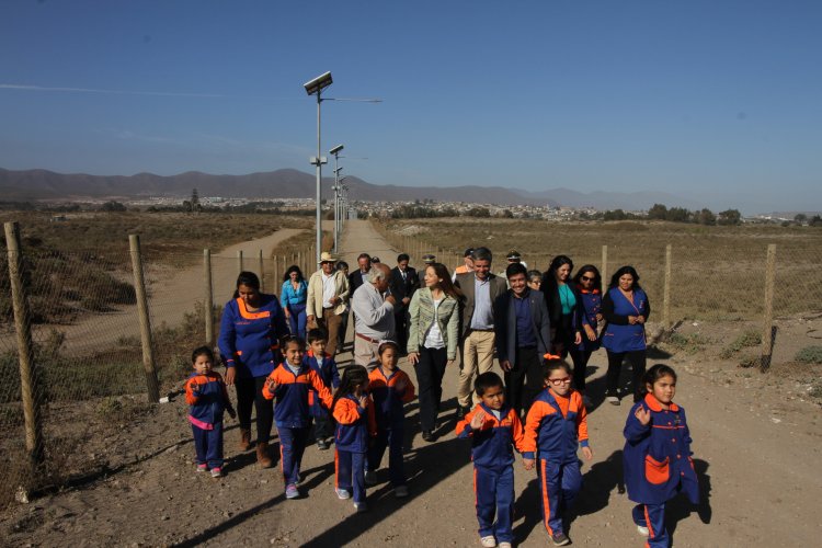 Inauguran nueva vía de evacuación para habitantes de caleta San Pedro