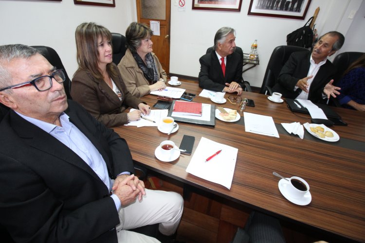 Mesa Universidades – Gobierno Regional retoma sus funciones y recibe respaldo del nuevo CORE