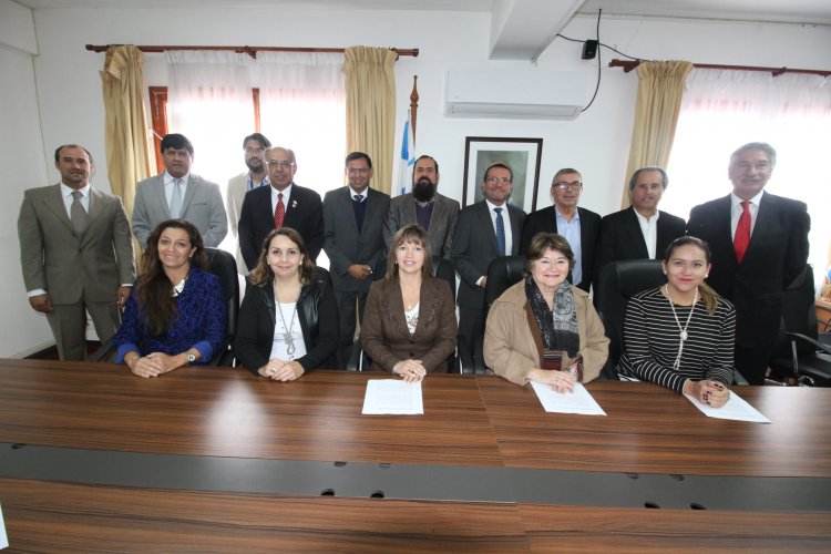 Mesa Universidades – Gobierno Regional retoma sus funciones y recibe respaldo del nuevo CORE