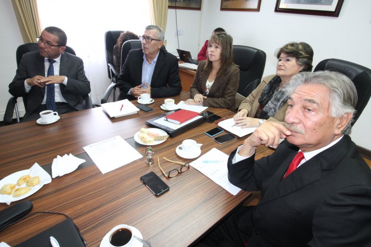 Mesa Universidades – Gobierno Regional retoma sus funciones y recibe respaldo del nuevo CORE