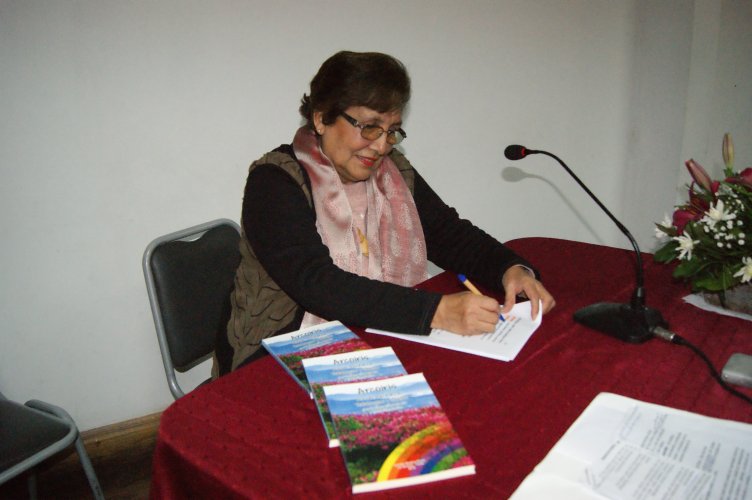 Presentan libro “Arcoíris de poesía, adivinanzas, trabalenguas y cuentos, un aporte a la educación regional