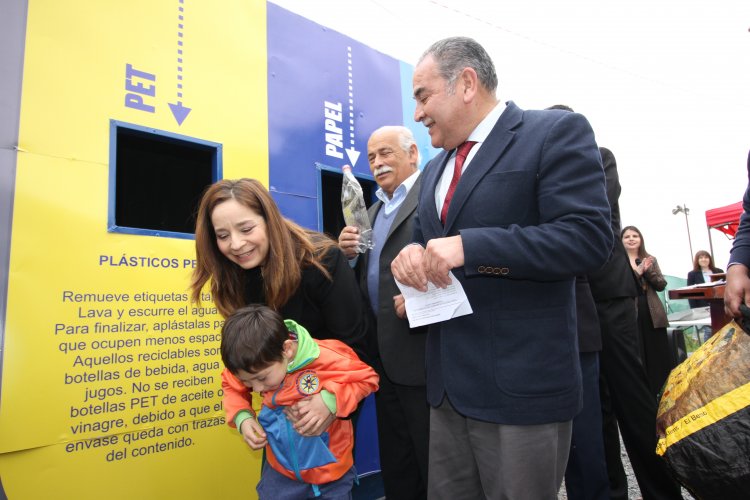 Niños y vecinos de La Serena inauguraron nuevo punto limpio financiado con recursos del Gobierno Regional