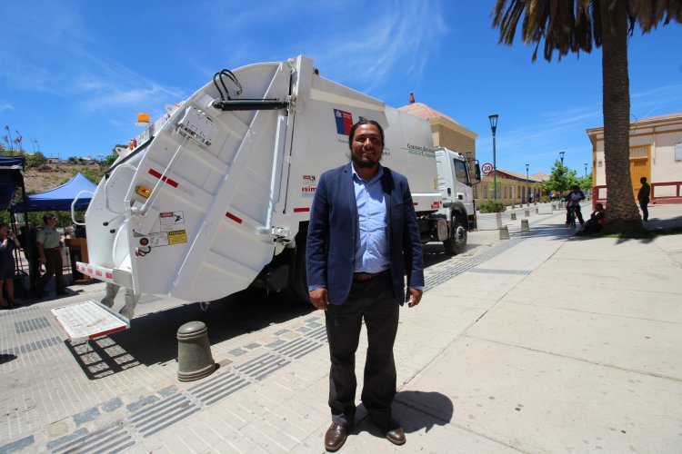 Andacollo recibe modernos camiones para la recolección de residuos domiciliarios