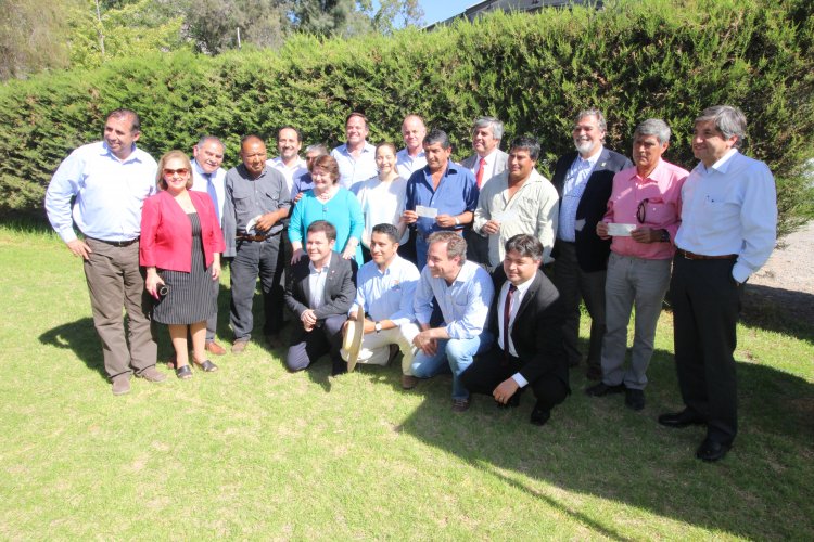 Más de 300 productores de Vicuña reciben recursos para reactivación agropecuaria
