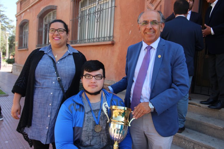 Pesistas de La Serena campeones nacionales agradecen al CORE apoyo con fondos concursables