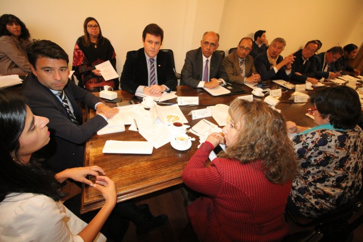 Comprometen voluntad de aprobar proyecto para mejorar calidad de vida de pacientes de Parkinson