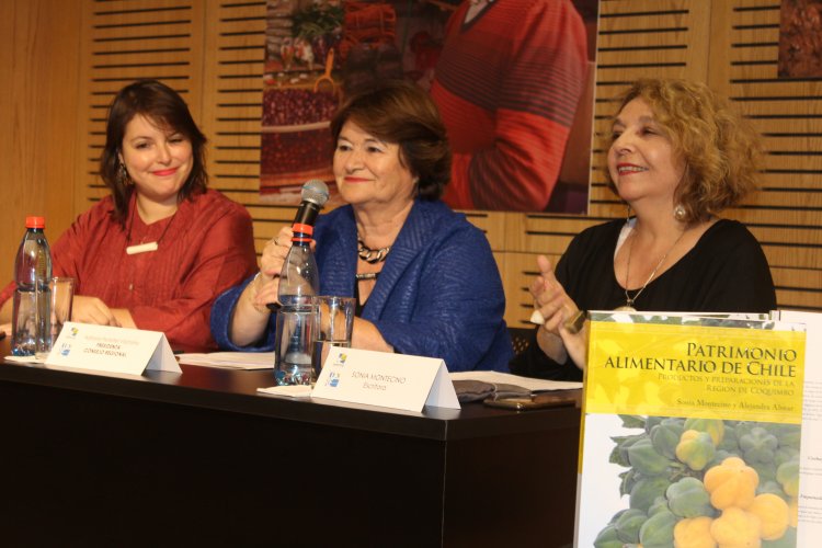 Presentan libro que rescata los productos y recetas típicas de la cocina regional