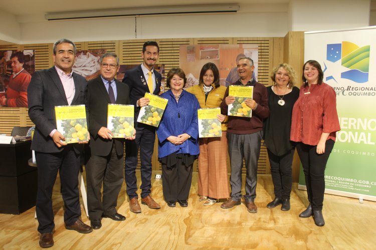 Presentan libro que rescata los productos y recetas típicas de la cocina regional