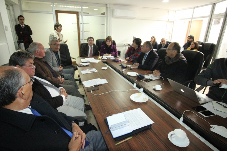 Gobierno Regional y MINSAL financiarán becas de especialización para 122 médicos