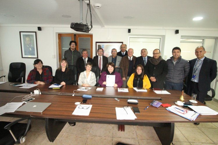 Gobierno Regional y MINSAL financiarán becas de especialización para 122 médicos