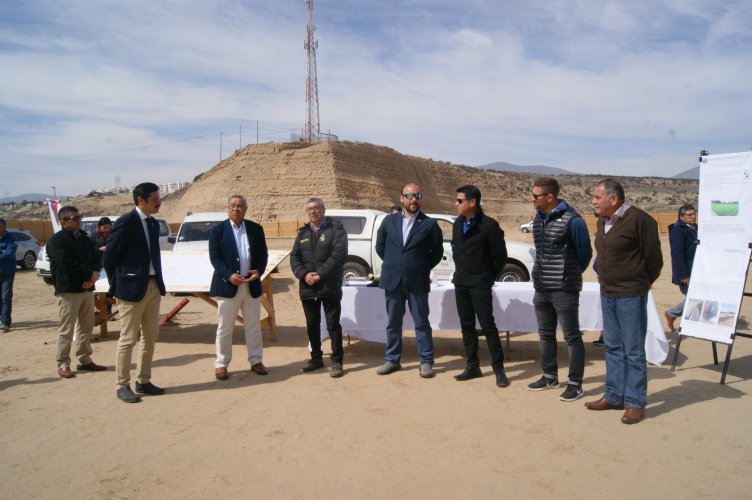 Construyen cancha con pasto sintético en Quebrada Las Rozas con un mejor estándar de calidad