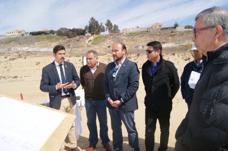 Construyen cancha con pasto sintético en Quebrada Las Rozas con un mejor estándar de calidad