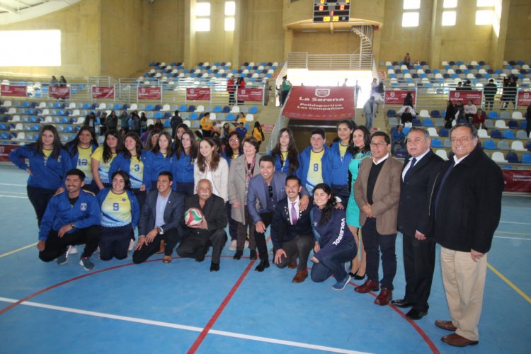 Inauguran el tan anhelado Polideportivo de Las Compañías