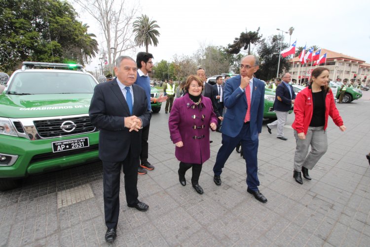 Carabineros recibe nuevos vehículos policiales para un combate más efectivo de la delincuencia