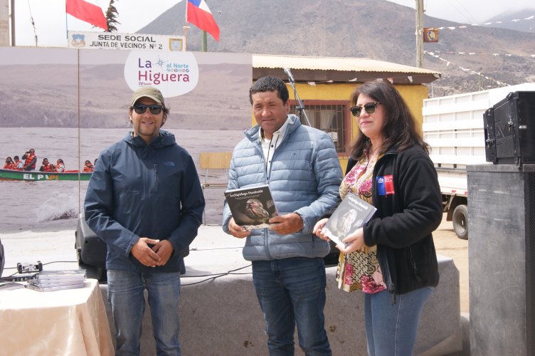 Pescadores de Chungungo editan libro que registra el patrimonio cultural y natural del Archipiélago de Humboldt