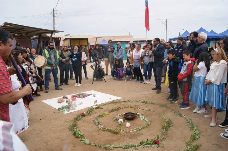 Pescadores de Chungungo editan libro que registra el patrimonio cultural y natural del Archipiélago de Humboldt
