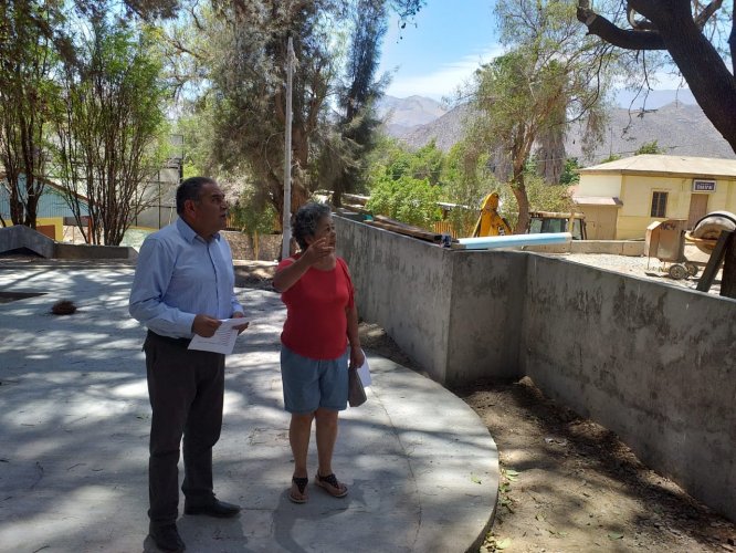 Someten a un completo mejoramiento plaza El Tambo de Vicuña