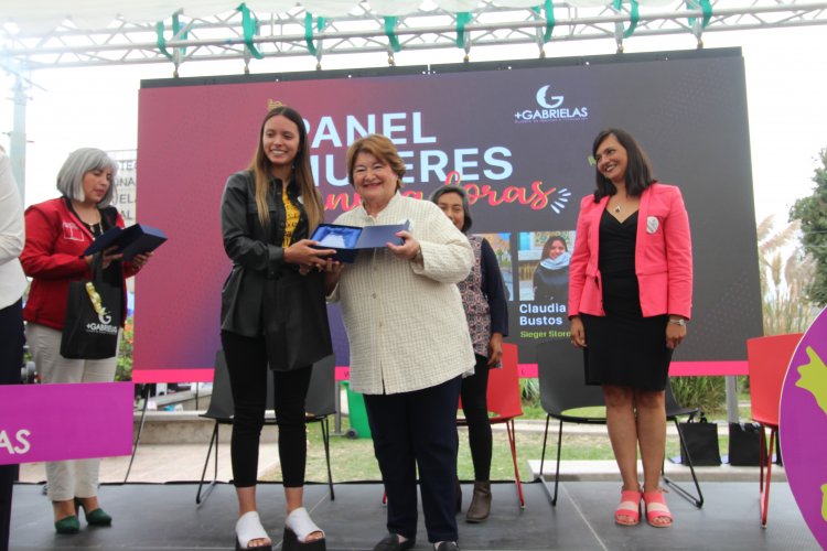 Más de 400 mujeres de la región participan en primera Cumbre de Mujeres e Innovación +Gabrielas