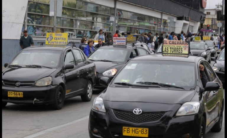 Gestionan ayuda social y económica para gremios del transporte afectados por la pandemia