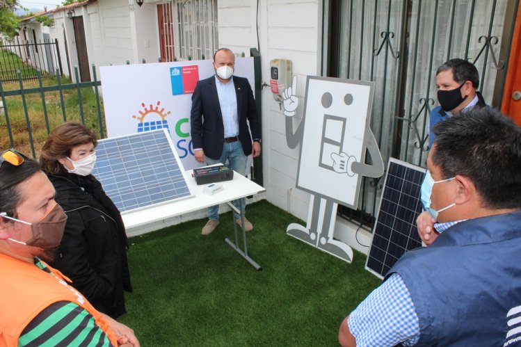 Seremi de Energía lanza iniciativa para instalar paneles solares en viviendas