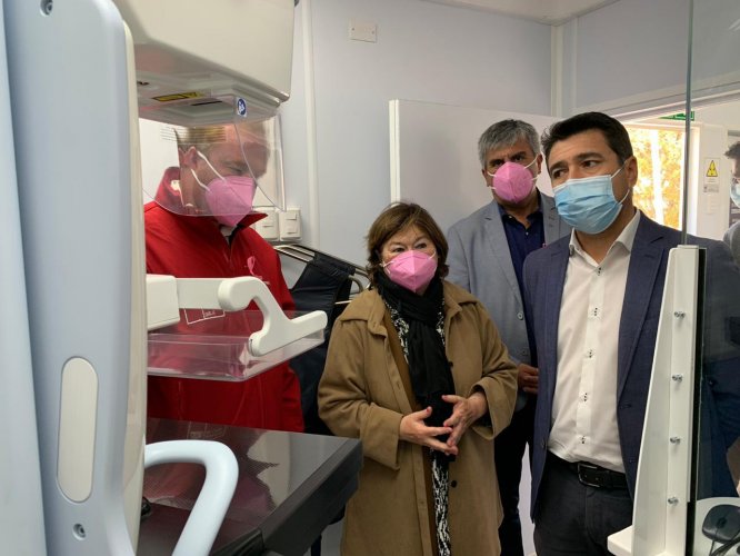 En Vicuña comienza a operar moderno mamógrafo móvil