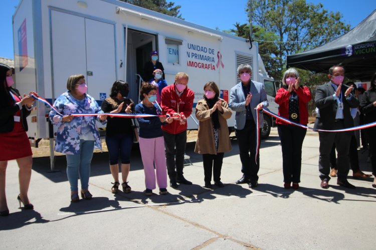 En Vicuña comienza a operar moderno mamógrafo móvil