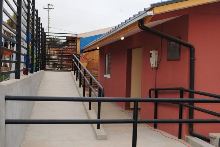 En La Higuera entregan sede comunitaria que reemplazará la antigua construcción que levantaron crianceros del sector