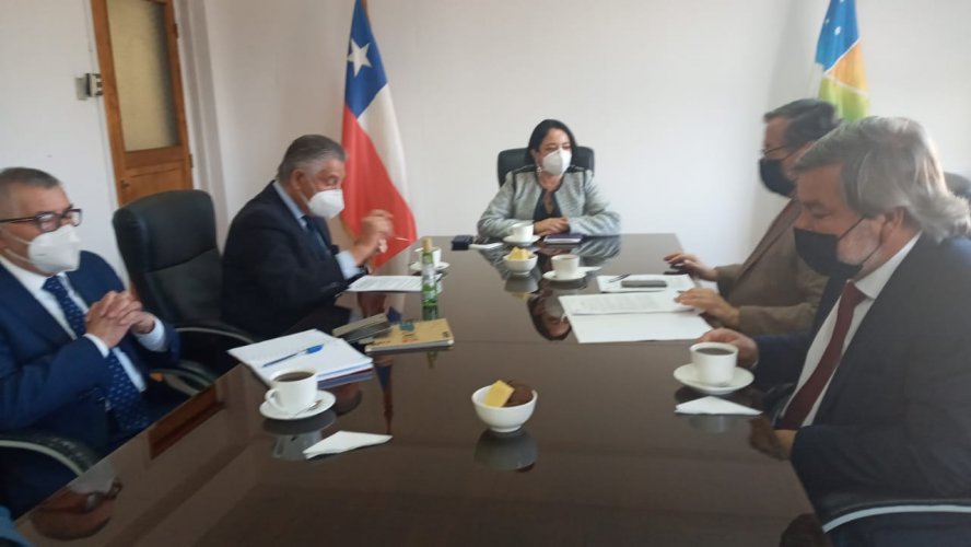 Cores de la tricomisión y Gobernadora Krist Naranjo dialogaron sobre iniciativa de integración binacional