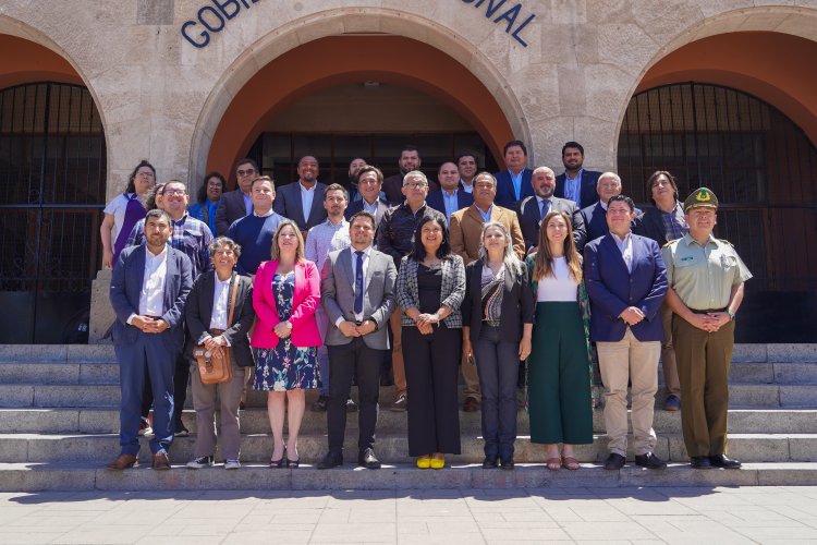 Inversión en emergencia hídrica, seguridad y empleabilidad asoman como prioridad en reunión de Gobernador y alcaldes