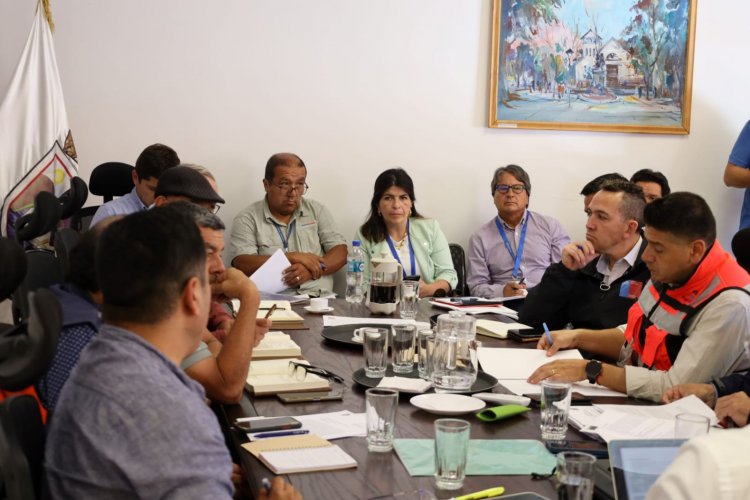 Autoridades buscan optimizar la entrega de agua para garantizar el abastecimiento tras la emergencia en Paihuano