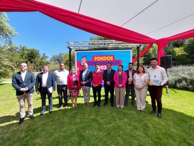 Organizaciones sociales ya pueden postular a los más de $3.700 millones de los Fondos Concursables 2025 del GORE