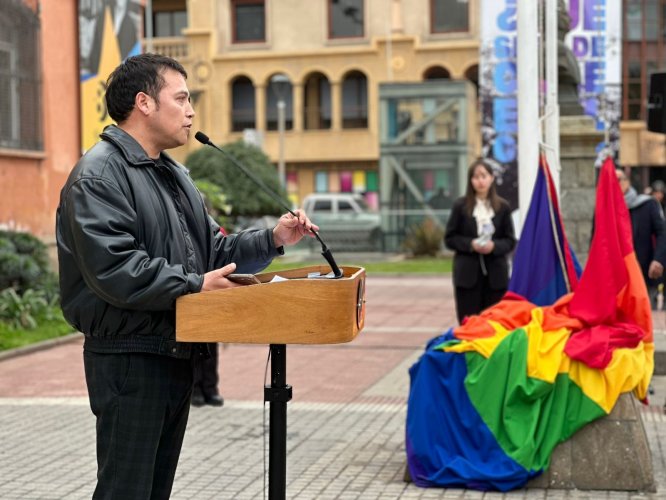 Gobierno Regional conmemora Mes del Orgullo con izamiento de bandera LGBTQ+