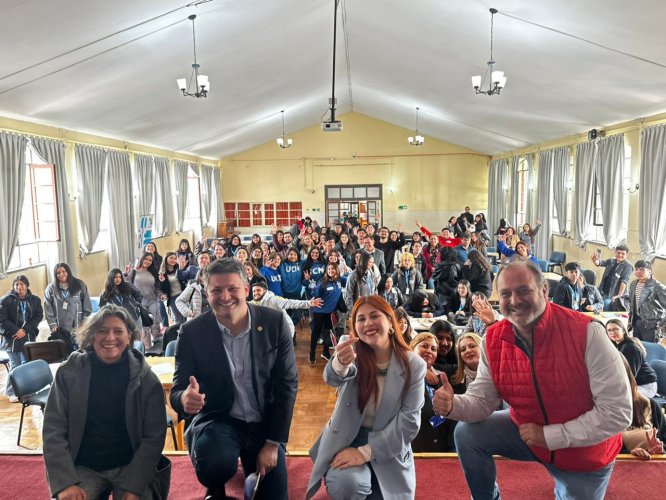 Más de 200 estudiantes de Universidades, IP y CFT de la región participaron en Laboratorio de Políticas Públicas organizado por Mesa GORE - IES