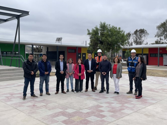 Obras de la Escuela de Barraza entran en su etapa final y autoridades proyectan su entrega para los próximos meses