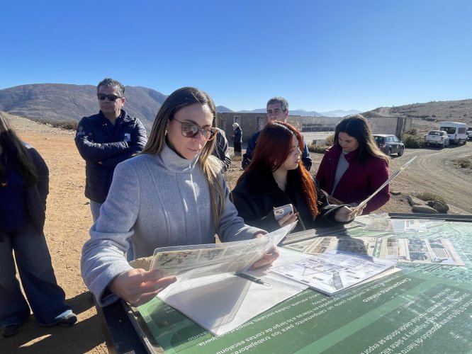 Turismo, trekking e historia minera: innovador emprendimiento rescata el patrimonio de El Tofo en La Higuera