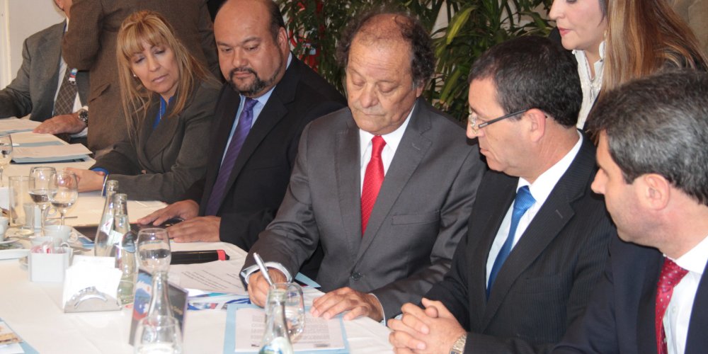 CORE y Diputados de San Juan firman declaración para crear Fondo Editorial Binacional que potenciará integración cultural CORE y Diputados de San Juan firman declaración para crear Fondo Editorial Binacional que potenciará integración cultural