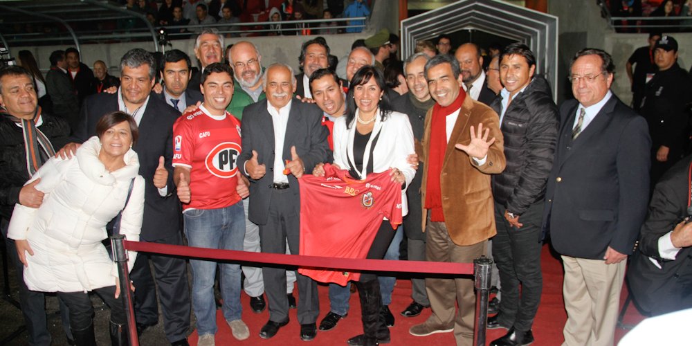 Estadio La Portada vuelve a abrir sus puertas con masivo espectáluco