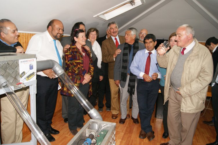 Consejeros conocen primera planta desalinizadora de bajo costo que se instalará en la región Consejeros conocen primera planta desalinizadora de bajo costo que se instalará en la región