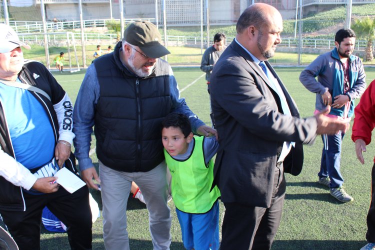 Jóvenes jugadores de fútbol ganan proyectos para participar en torneos nacionales e internacionales