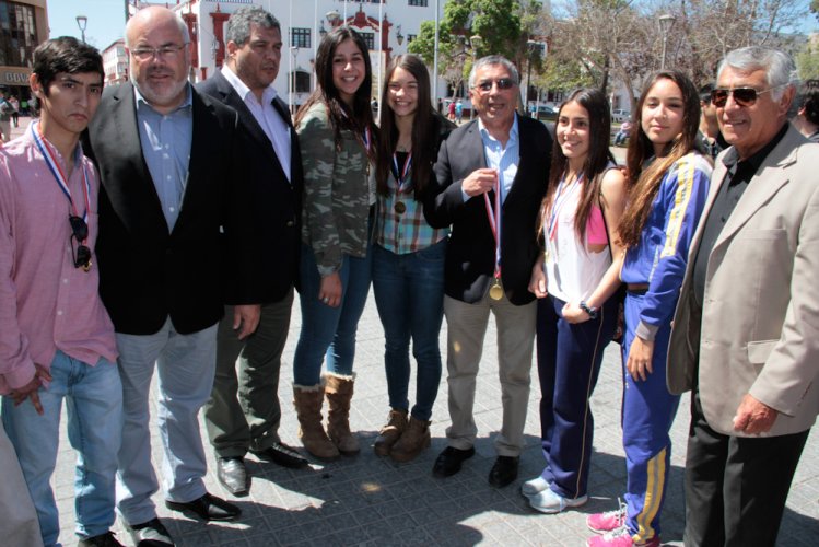 Delegación deportiva regional recibe apoyo del CORE para participar en Santiago