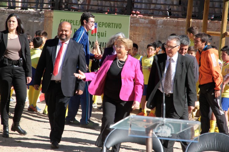 Presidenta Bachelet inaugura moderno complejo deportivo para Pisco Elqui