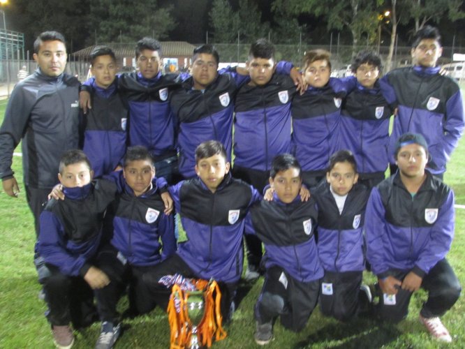 Culmina exitosa escuela de fútbol para jóvenes de Las Compañías