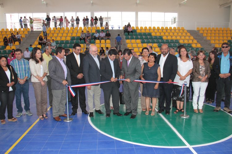 Andacollo abre las puertas de su remozado gimnasio municipal Andacollo abre las puertas de su remozado gimnasio municipal