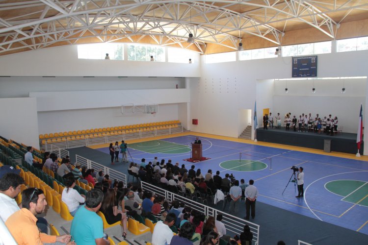 Andacollo abre las puertas de su remozado gimnasio municipal Andacollo abre las puertas de su remozado gimnasio municipal