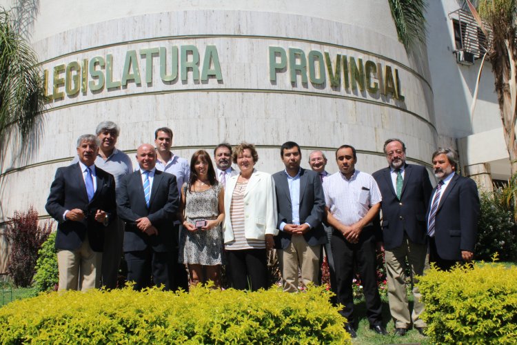 Diputados de San Juan y consejeros regionales anticipan la pronta reactivación de la Comisión de Diálogo Político Diputados de San Juan y consejeros regionales anticipan la pronta reactivación de la Comisión de Diálogo Político
